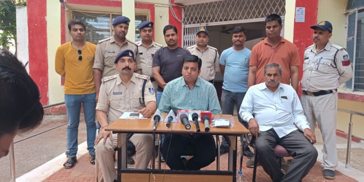 स्लीमनाबाद पुलिस के हत्थे चढा फायर करने वाला विधि का उल्लंघन करने वाले बालक