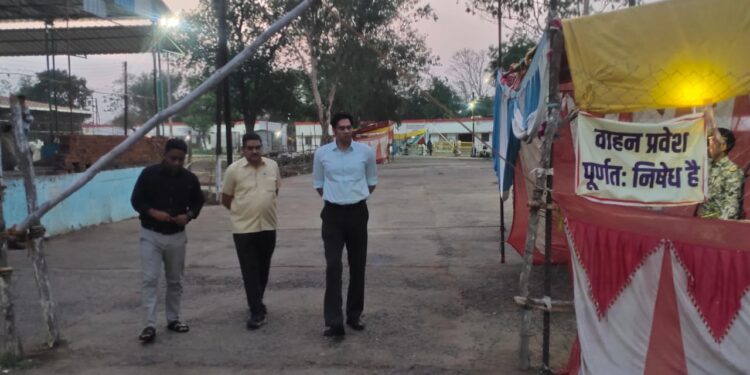 *कलेक्टर श्री प्रसाद ने किया कृषि उपज मंडी पहुंच कर किया स्ट्रांग रूम का निरीक्षण*