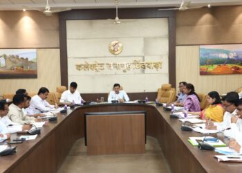 *शिकायतों के निराकरण में छिंदवाड़ा जिला टॉप 3 में*  *पुलिस और नगर पालिक निगम छिंदवाड़ा प्रदेश में अव्वल*