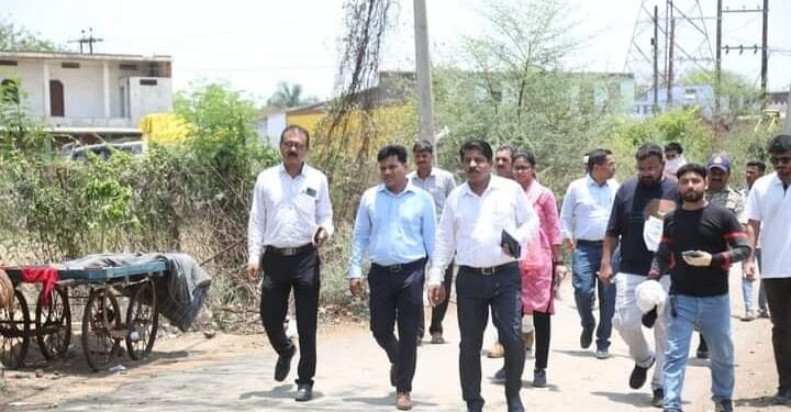 कलेक्टर श्री आर्य ने अधिकारियों के साथ किया निर्माणाधीन कार्यों का निरीक्षण, दिए आवश्यक निर्देश