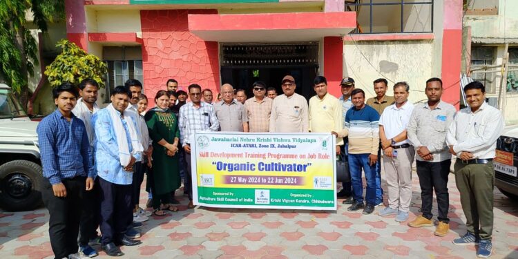 जिला अस्पताल प्रबंधन ने सुधारी व्यवस्थाएं*  *मधुमक्खी का छाता हटाया*  *नए कूलर लगाए गए, वाटर कूलर भी चालू कराया*