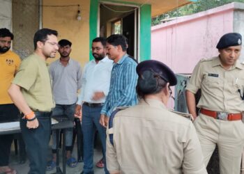 *अवैध उत्खनन रोकने के लिए सभी आवश्यक उपाय करें* *कलेक्टर सिंह और पुलिस अधीक्षक चौकसे ने भ्रमण के दौरान दिए निर्देश*