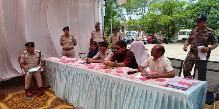 “माधवनगर थाना में लावारिस जप्त वाहनों की खुली नीलामी संपन्न”