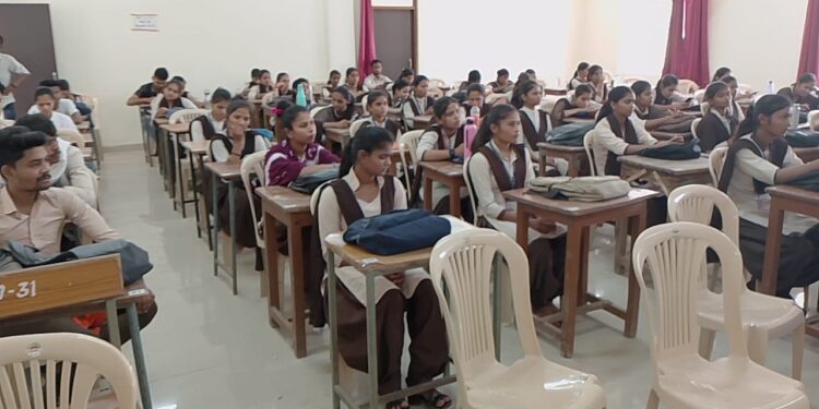 शारीरिक शिक्षा पर एक दिवसीय अंतर्राष्ट्रीय वेबिनार आयोजित,70 से ज्यादा रिसर्च पेपर्स और 525 शोधार्थी प्रतिभाएं हुई शामिल,एशियन गेम गोल्ड मेडलिस्ट विजय सिंह चौहान मुख्य अतिथि बतौर शामिल