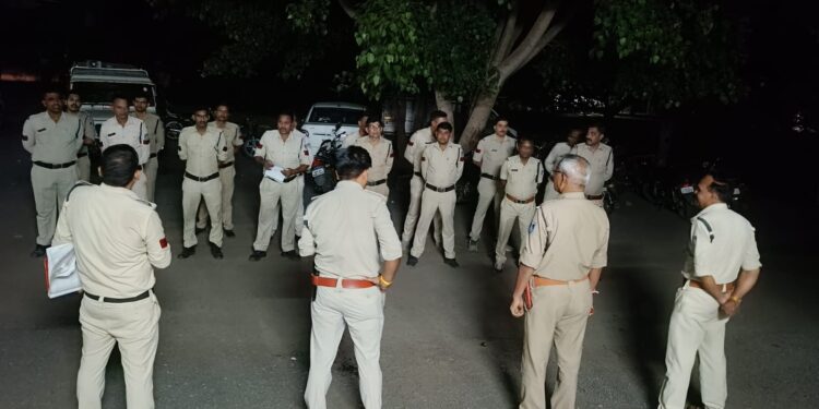 कालापीपल पुलिस ने कॉम्बिंग गस्त के…!  दौरान 3 स्थाई वारंट 7 गिरफ्तारी वारंटी पकड़े,18 हिस्ट्रीसीटर बदमाश चेक किए,14 गुंडे चेक किए 3 जिला बदर बदमाश है…।