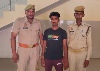 *थाना कन्नौज पुलिस द्वारा थाना क्षेत्र में भिन्न-भिन्न चोरी की घटनाओं को अंजाम देने वाले शातिर चोर को किया गया गिरफ्तार, कब्जे से चोरी का माल बरामद।*
