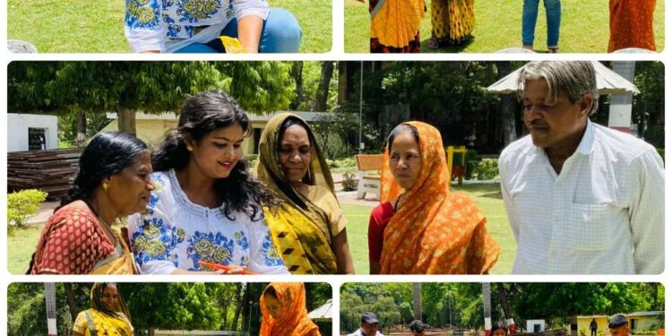 सारिका ने दिखाया कैसे बनायें सूरज की तपन से व्यंजन सारिका ने टोकरी को बनाया बिना गैस का चूल्हा सूरज द मैगी बनाकर सारिका ने बताया अक्षय ऊर्जा का महत्व सारिका ने टोकरी में पल में पकाई मैगी