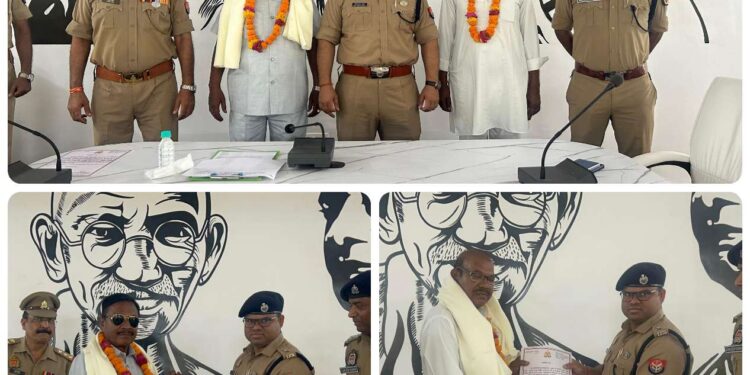*पुलिस अधीक्षक कन्नौज, अमित कुमार आनंद द्वारा अधिवर्षता आयु पूर्ण कर सेवानिवृत्त होने वाले पुलिसकर्मियों को शॉल भेंट कर विदाई दी एवं उनके उज्ज्वल भविष्य व अच्छे स्वास्थ्य की कामना की गयी।*