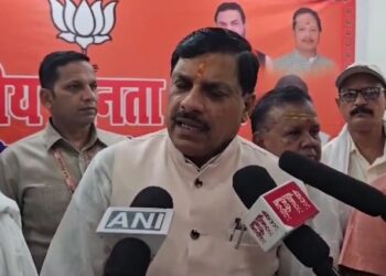 ममता बनर्जी द्वारा जिस प्रकार राजनीतिक तुष्टिकरण के आधार पर 5 लाख से अधिक एससी, एसटी और ओबीसी का आरक्षण काटकर मुस्लिम वर्ग को दिया गया था, उसे माननीय हाईकोर्ट द्वारा वापस लेने एवं एससी, एसटी और ओबीसी वर्ग को लौटाने का आदेश दिया गया है।VIDEO
