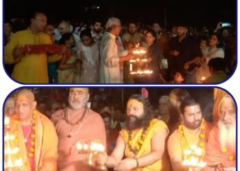 मां नर्मदा की आरती में शामिल हुए शंकराचार्य स्वामी सदानंद सरस्वती  मां नर्मदा की आरती में हुए शामिल