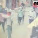 देखिऐ VIDEO ग्वालियर  शहर में फिल्मी स्टाइल में चली गोलियां, पुरानी रंजिश का बदला लेने के लिए एक युवक के घर के बाहर आधा दर्जन बदमाशों ने की ताबड़तोड़ फायरिंग