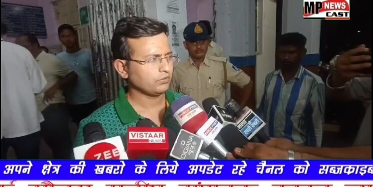 उज्जैन नागदा सड़क हादसे में कुल 10 लोग घायल हुए, जिसमें से 2 लोगों की मृत्यु हुई कलेक्टर नीरज कुमार सिंह VIDEO