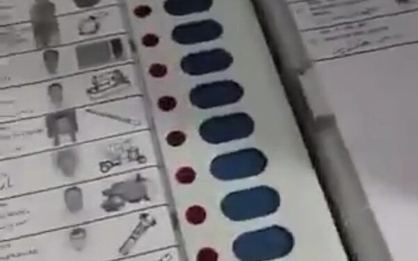 भोपाल कलेक्टर ने कड़ी कारवाई की है, विनय मेहर पर एफआईआर और पूरी पोलिंग पार्टी को किया सस्पेंड