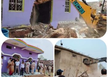 नायब तहसीलदार तथा उनके ड्राईवर पर हमला करने वाले लोगों के विरुद्ध प्रशासन एवं पुलिस की सख्त कार्यवाही अपराधियों के विरुद्ध कड़ी कार्रवाई कर आमजन की हिफाजत के मंसूबे का दिया संदेश घटना में शामिल तीन अपराधियों के घर धराशायी किये तथा एक पर जिला बदर की कार्यवाही