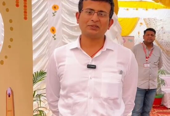 कलेक्टर उज्जैन श्री नीरज सिंह सिंह ने किया मतदान ,सभी से मतदान करने की कि अपील