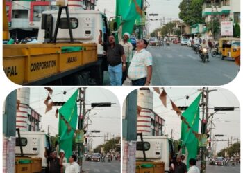 निगमायुक्त प्रीति यादव की अनुकरणीय पहल*  *इस भीषण गर्मी में नागरिकों को धूप और लू से बचाव के लिए प्रीति यादव ने की मानवीयता की मिसाल पेश*  *ट्रैफिक सिग्नल पर रुकने वाली गाड़ियों को राहत पहुंचाने की भी अनोखी पहल*  *चौराहों पर धूप से बचाव के लिए नगर निगम द्वारा लगाई जा रही है ग्रीन नेट – निगमायुक्त श्रीमती प्रीति यादव*