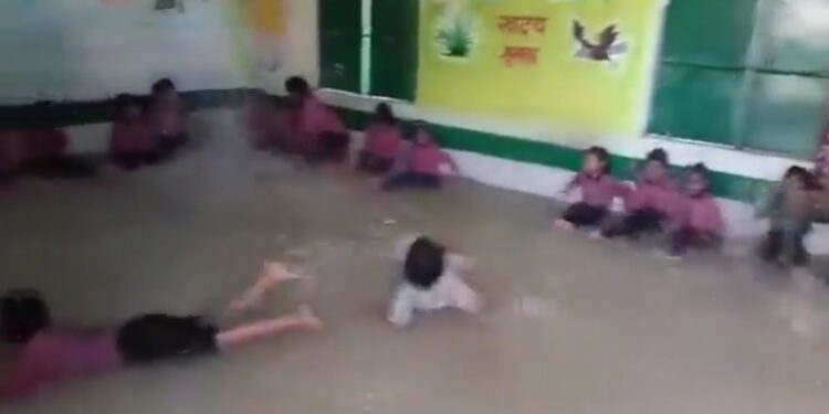 देखिऐ वायरल VIDEO बच्चो का