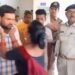 जबलपुर में गर्भवती पत्नी की हत्या करने वाले आरोपी शुभम चौधरी पर फूटा ससुराल वालों का गुस्सा जमकर हुई धक्का-मुक्की,ससुराल वालों ने की आरोपी के लिए फांसी की मांग VIDEO