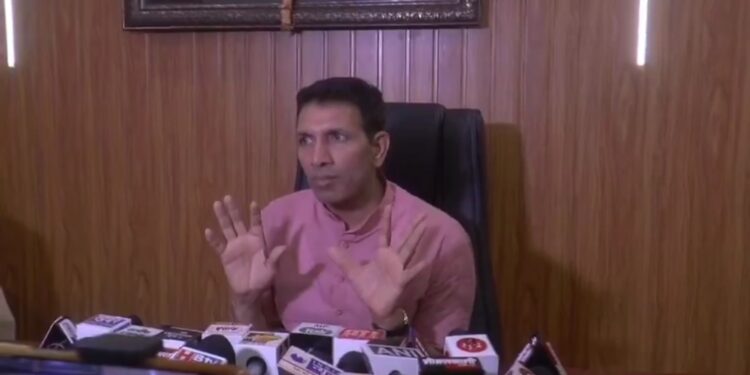देखिऐ VIDEO क्या कहा जीतू पटवारी ने  जीतेगा बीजेपी का सांसद लेकिन वोट अंतर्मन से दो..
