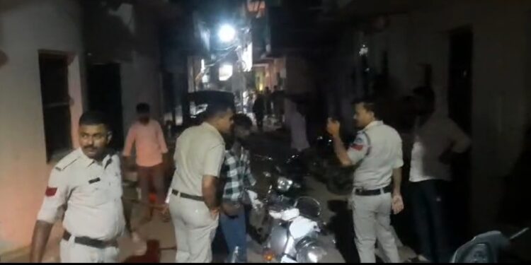 रंगनाथ नगर मस्जिद के पीछे कट्टे से हुई हवाई फायर और चली चाकू , बना दहशत माहौल एक घायल देखे VIDEO