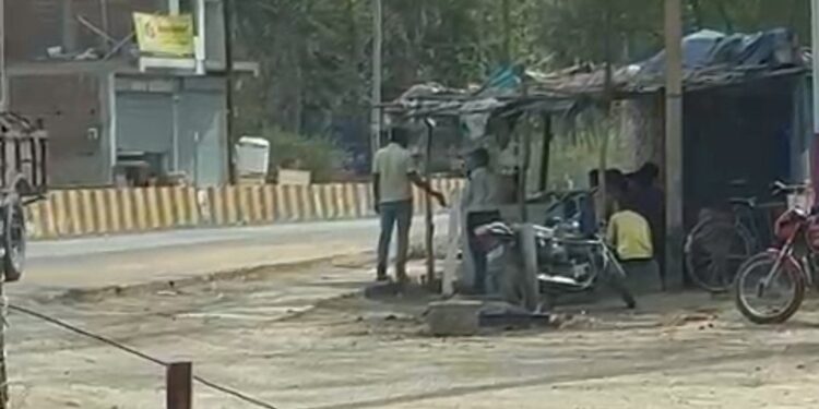 कटनी में ट्रैफिक पुलिस ड्राइवर को विशेष टोकन देकर नो एंट्री में शहर में वाहन प्रवेश की दे रही अनुमति। देखे VIDEO