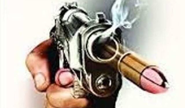 ब्रेकिंग स्लीमनाबाद प्रेमी ने प्रेमिका की मां को मारी गोली