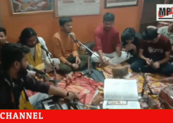 सलेहा में सप्तदिवसीय अखंड रामधुन जारी है  दिन पे दिन रामधुन में भक्ति भाव से बड़ी संख्या में उपस्थित हो रहें हैं लोग  रामधुन में उमड़ी भीड़ से मंदिर परिसर भी पड़ने लगा छोटा देखिऐ VIDEO न्यूज