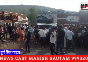 दर्दनाक सड़क हादसे में परिवार के तीन सदस्यों ने तोड़ा दम