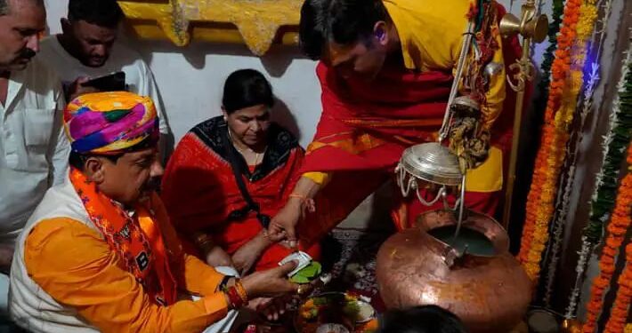 भगवान परशुराम जी की जन्मस्थली जानापाव पहुंचे। जहां उन्होंने पूजा-अर्चना करते हुए उनका आशीर्वाद प्राप्त किया