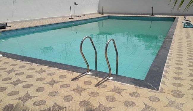 5 फीट का स्वीमिंग पूल, साढ़े चार फीट पानी और डूब गया सवा पांच फीट का आदमी! रील बनाने के दौरान मौत