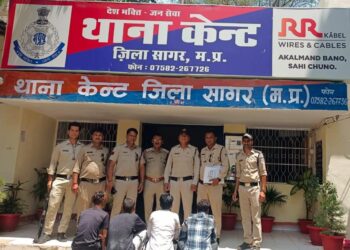 सागर पुलिस ने अवैध गांजा बेंचने वालों को रंगे हाथों पकडा, आरोपियों से 12 किलो 621 ग्राम अवैध गांजा बरामद कर थाना केंट द्वारा की जा रही कार्यवाही