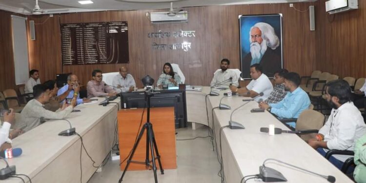 लोकसभा निर्वाचन के लिए जिला मुख्यालय पर ईवीएम के 5,31,428 मतों की गणना होगी  संसदीय क्षेत्र 21-देवास में ईवीएम के 14 लाख 63 हजार 743 मतों की गणना की जायेगी