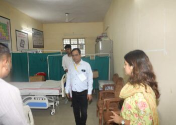 मतगणना स्थल पर दो बिस्तरीय आकस्मिक चिकित्सा कक्ष
