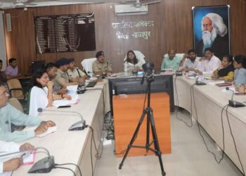 बाढ़ से बचाव के लिए नदी-नालों की सफाई कराएं- कलेक्टर सुश्री बाफना