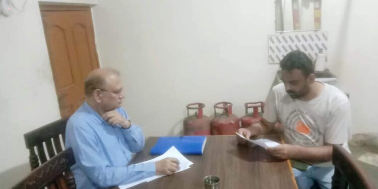 ढाबा की आकस्मिक जाँच में चार घरेलू रसोई गैस सिलेंडर जप्त