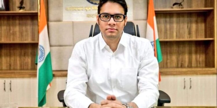 कलेक्टर श्री प्रसाद के निर्देश पर मुख्यमंत्री सरोवर योजना के तहत निर्माणाधीन तालाब निर्माण कार्य में आई गति  शीघ्र पूर्ण होगा ग्राम कौड़िया के सीएम सरोवर का कार्य