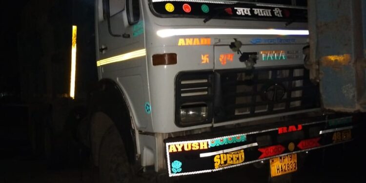 कलेक्टर अविप्रसाद के निर्देशानुसार खनिज एवं पुलिस विभाग की संयुक्त कार्यवाही