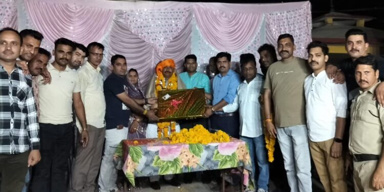 विदाई समारोहः-एस.आई रमेश चंद्र यादव हुए सेवानिवृत पुलिसकर्मियों ने दी विदाई…। कृष्णा गार्डन में आयोजित हुआ विदाई समारोह