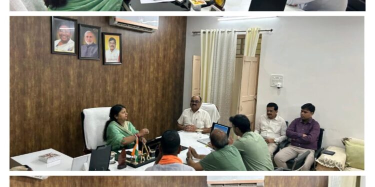 *जल गंगा संवर्धन अभियान के तहत की जाने वाली गतिविधियों हेतु महापौर प्रीति संजीव सूरी ने ली बैठक*