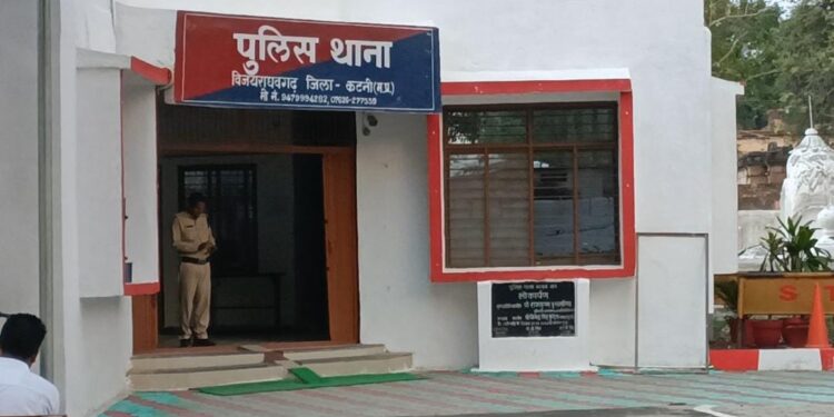 *गांजा लेकर ग्राहक का इंतजार कर रहा था युवक, पहुंच गई पुलिस*