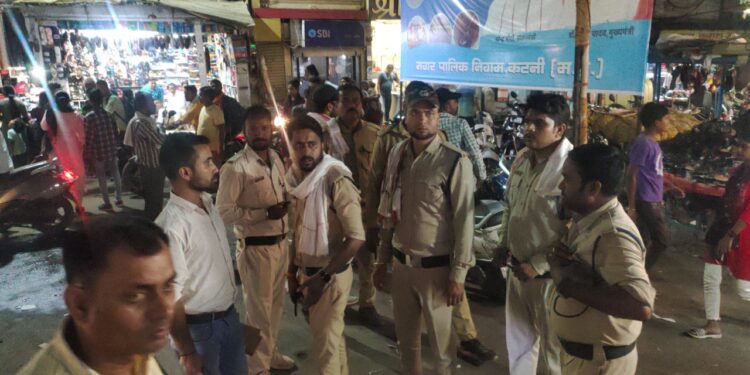 कटनी शहर के हाल बेहाल रोक थाम के लिए नगर निगम अतिक्रमण विभाग ने व्यापारीयो को दी हिदायत