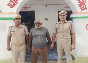 *थाना ठठिया पुलिस द्वारा एक नफर वारंटी अभियुक्त किया गया गिरफ्तार।*