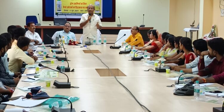 *इफको द्वारा नमो ड्रोन दीदियो के लिये नैनो उर्वरकों के* *छिड़काव पर आयोजित की गई कार्यशाला* *किसानों को नैनो उर्वरकों एवं कीटनाशक दवाइयों के छिड़काव में ड्रोन के माध्यम से होगी आसानी*