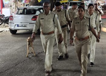 कालापीपल नगर में थाना प्रभारी मनोहर सिंह जगेत ने निकाला फ्लैग मार्च..!