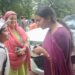 *वर्षाऋतु के दौरान कहीं भी जल प्लावन की स्थिति निर्मित न हो – निगमायुक्त प्रीति यादव*  रानीताल खेल परिसर का निरीक्षण करते समय निगमायुक्त श्रीमती प्रीति यादव ने  बाल खिलाड़ी को दुलारते हुए शुभकामनाएं दीं।