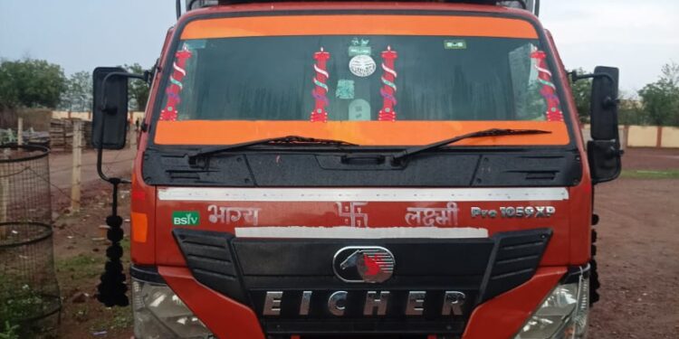 *ओवर लोड एवं शराब का सेवन कर वाहन चलाने पर यातायात हाईवे सुरक्षा चौकी की कार्यवाही*