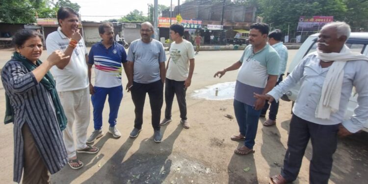 नेहरू पार्क का होगा कायाकल्प,अत्याधुनिक बनेगी लायब्रेरी,नए स्वरूप में नेहरू पार्क का होगा विकास,विधायक प्रतिनिधि और सीएमओ ने किया निरीक्षण