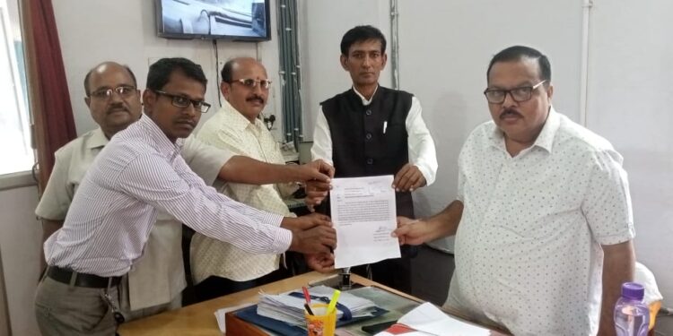 *देश मे मतदान नहीं करने वालों पर दंडात्मक कार्यवाही की मांग:-*