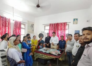 *42 वर्षों की सेवा के बाद सेवानिवृत हुई श्रीमती सावित्री कहार*