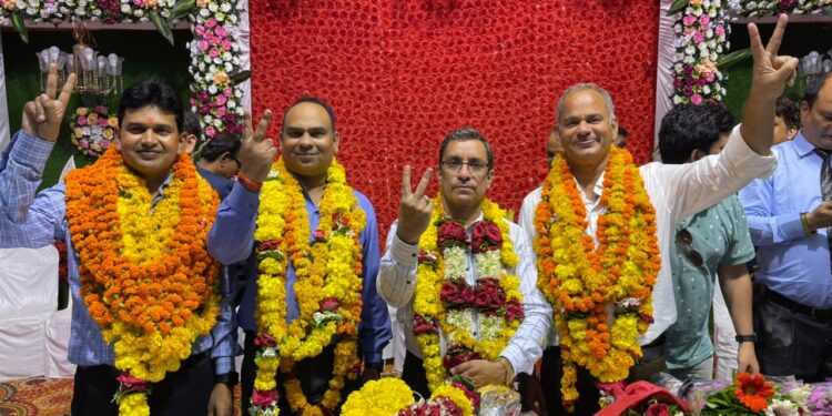 🔅मध्यप्रदेश अभियोजन संघ के अध्यक्ष बने डीपीओ राजेंद्र उपाध्याय भोपाल के मानस भवन आयोजित हुआ चुनाव कार्यक्रम